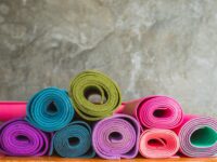 Les avantages d’un tapis de yoga en liège