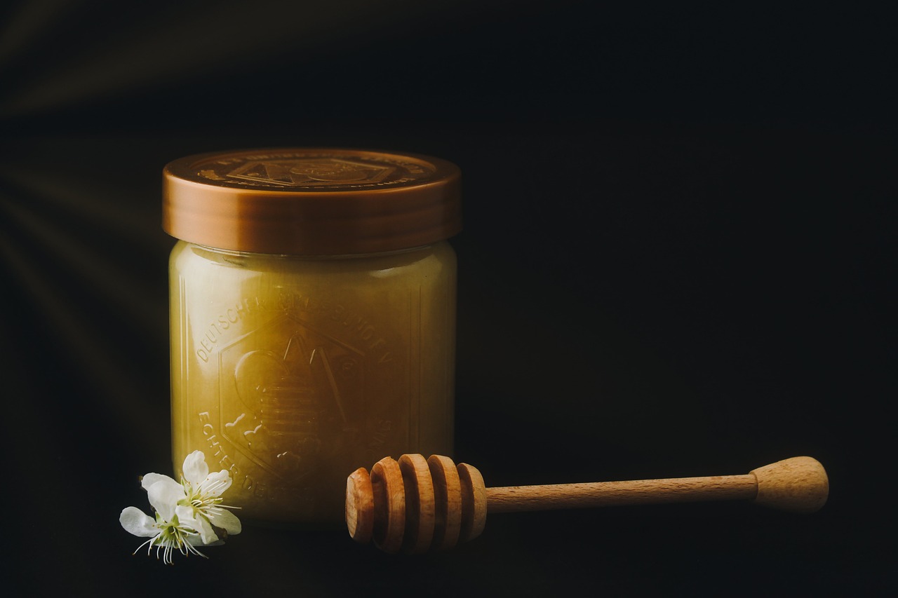 honey, beekeeper, beekeeping